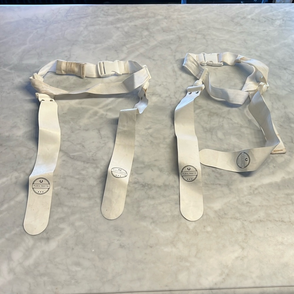 Flag football. Set of two flags. Waist belt. White.